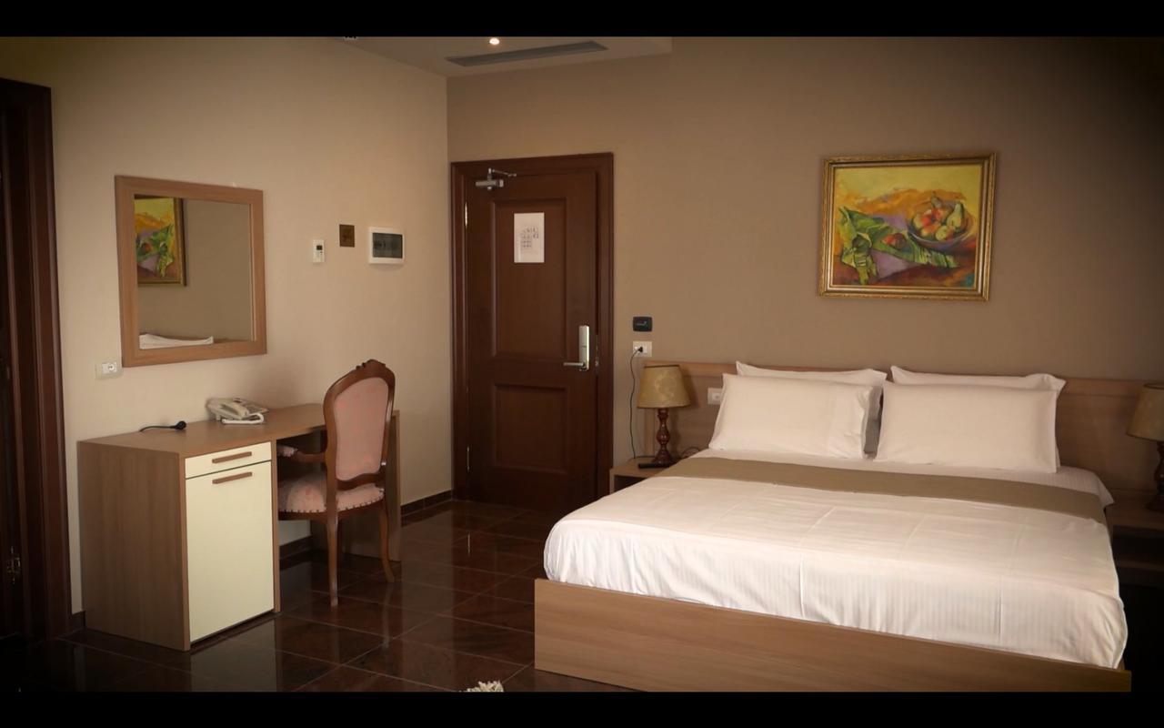 Fishta Hotel & Apartments Velipoje Bagian luar foto